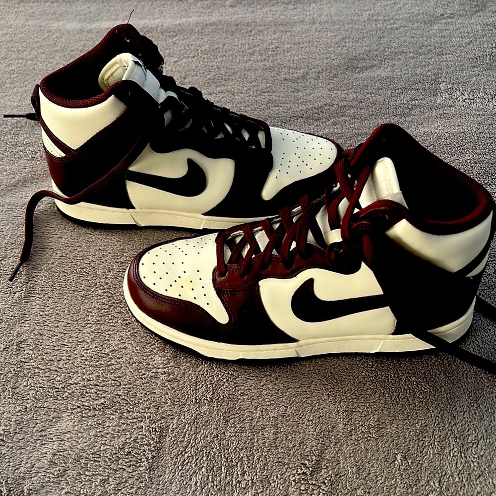 Brand New / Nike Dunk High/ Burgundy and Cream